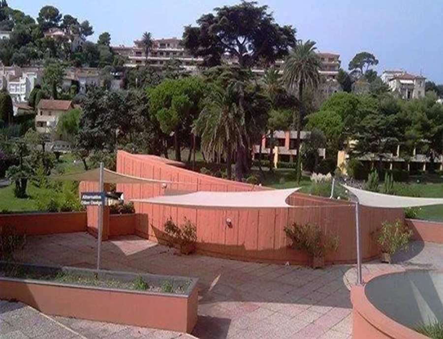 Pair of shade sails in France.webp width=900 height=688